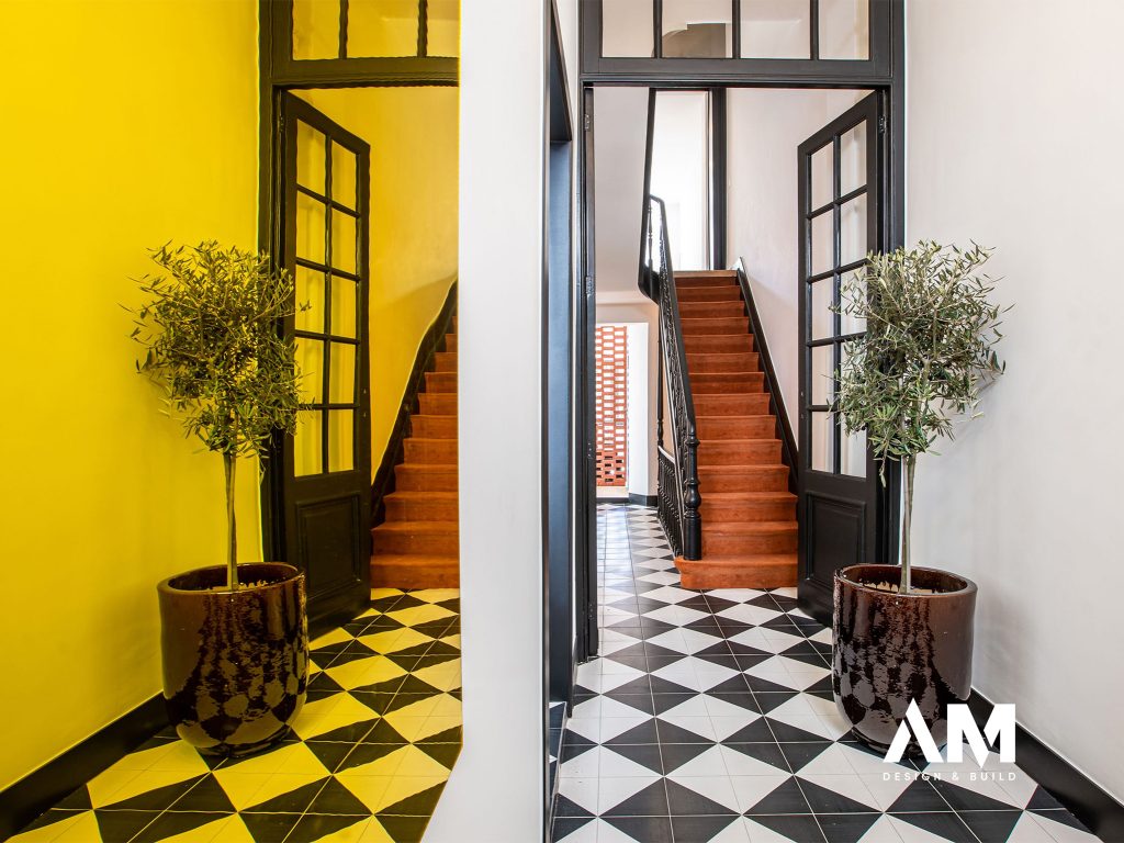 rénovation carrelage dans un couloir